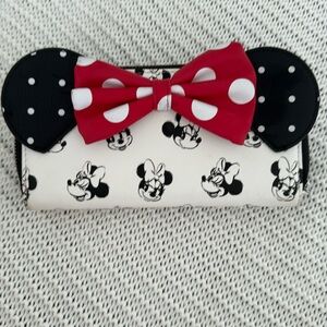 Wallet Disney loungefly white with black mini mouse